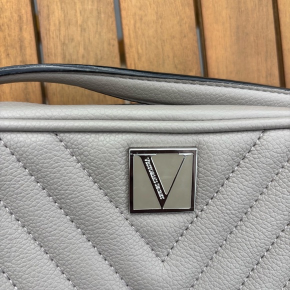 Victoria’s Secret Quilted Gray Crossbody Bag - Picture 3 of 7